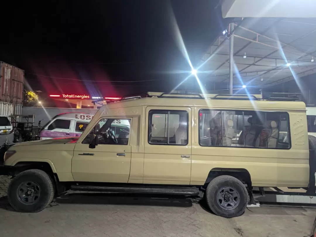 Zege Safaris Land Cruiser side view